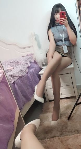 丰满迷人的老师少妇电影